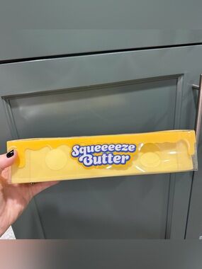 NWT Sunny Days Squeeze Butter 14oz Squishy